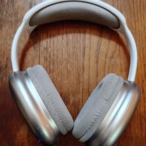 Wireless Silver Headphones